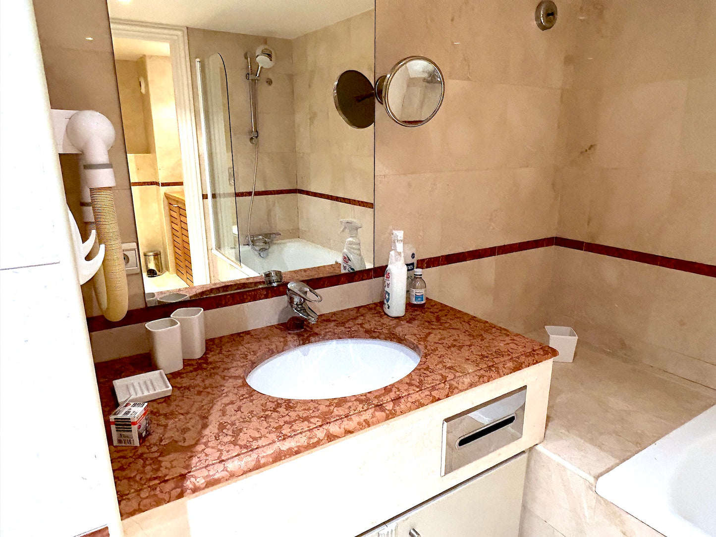 The Pierre Charron apartment