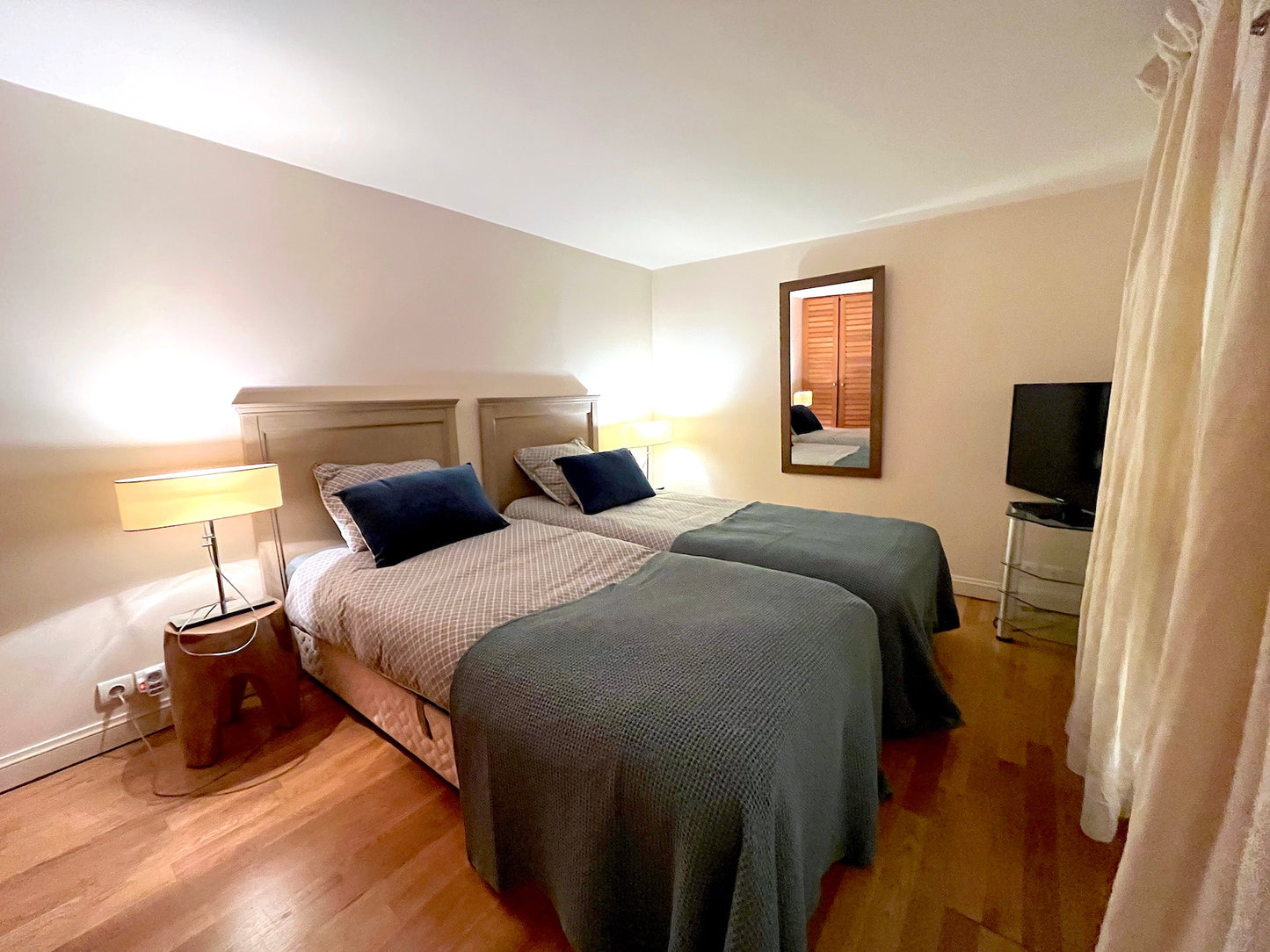 The Pierre Charron apartment