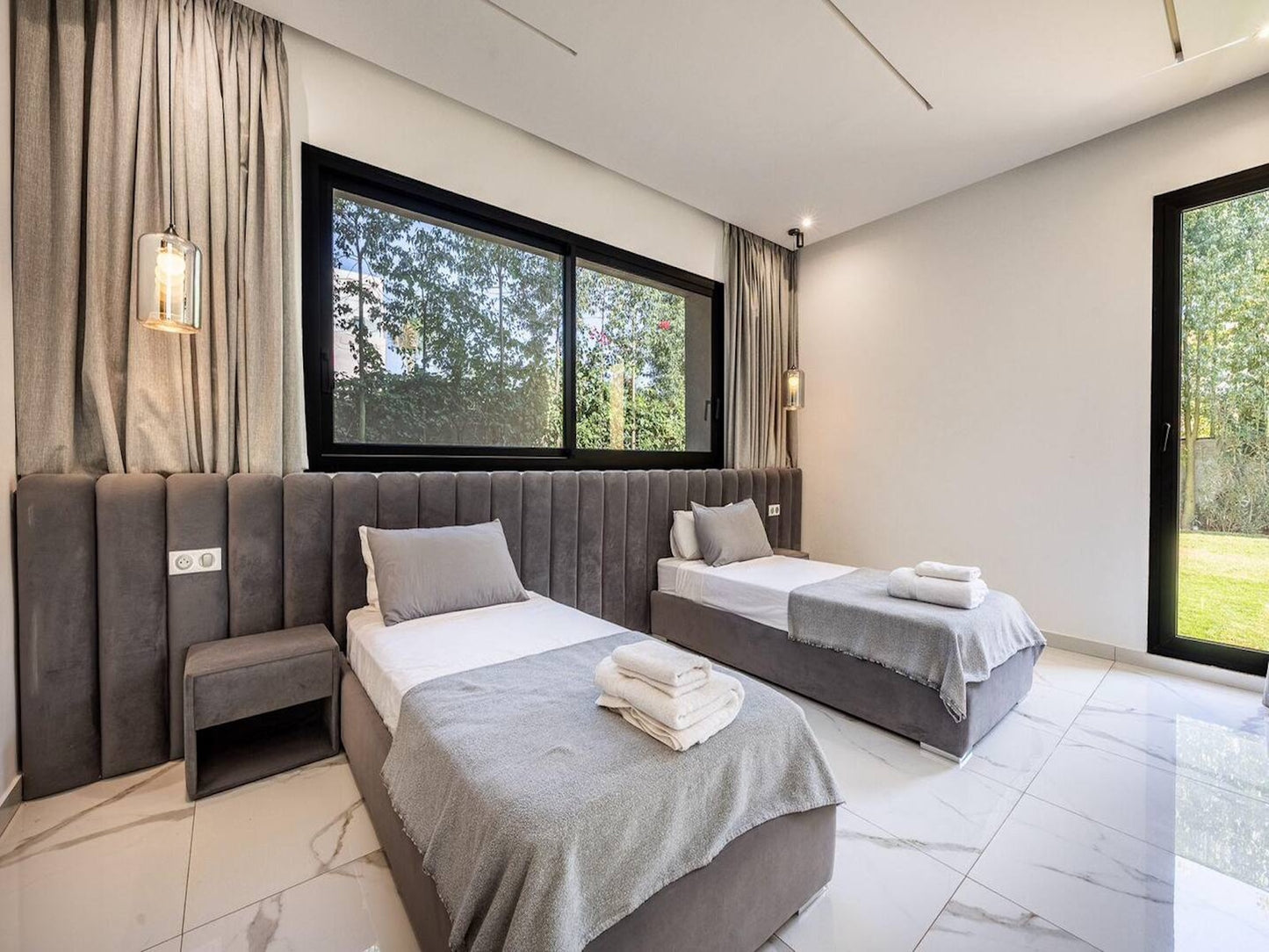 Palais Zahira + Palais Mahora