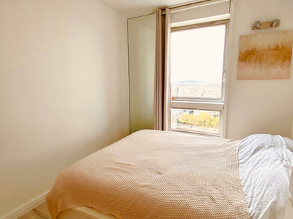 Quai de Grenelle - 2 chambres - 840 000 €
