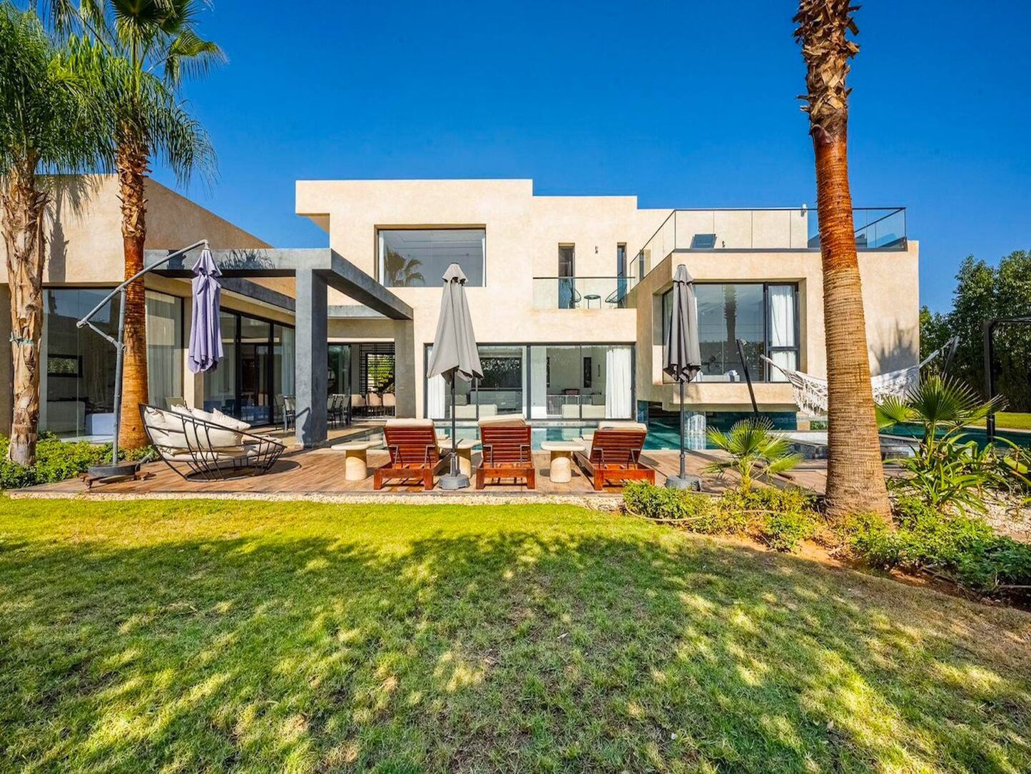 Palais Zahira + Palais Mahora