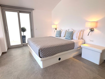 Villa Nira