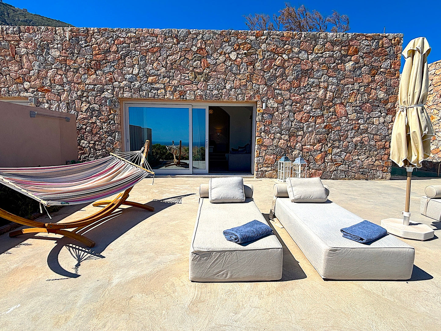 Villa Nira