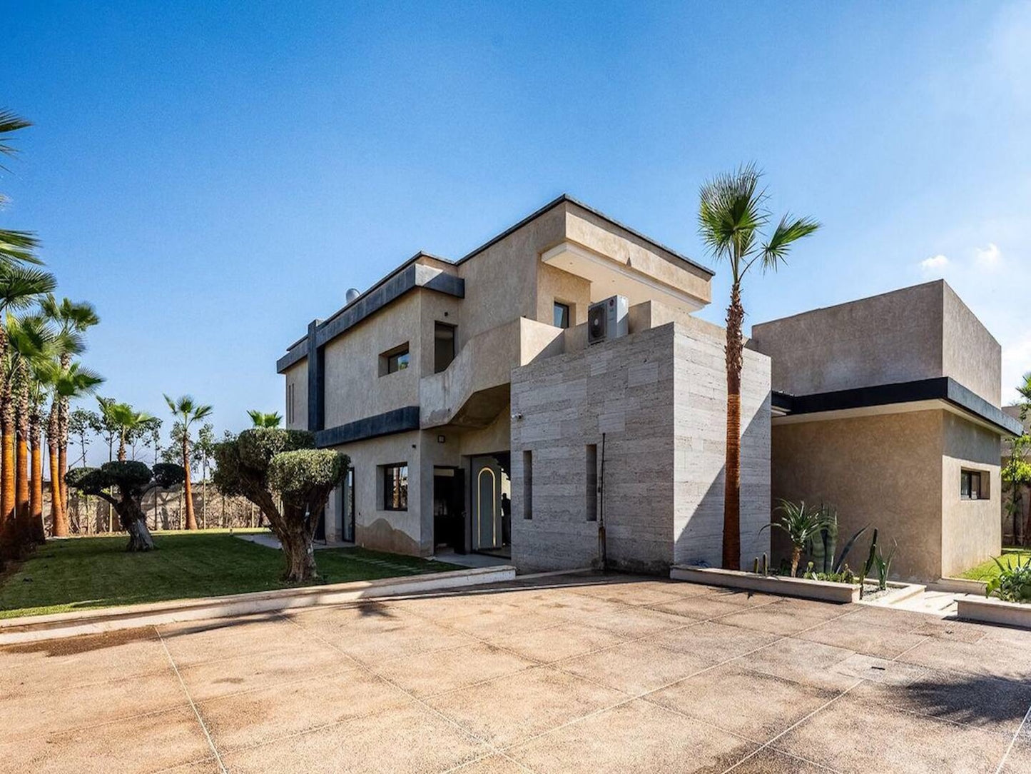 Palais Zahira + Palais Mahora