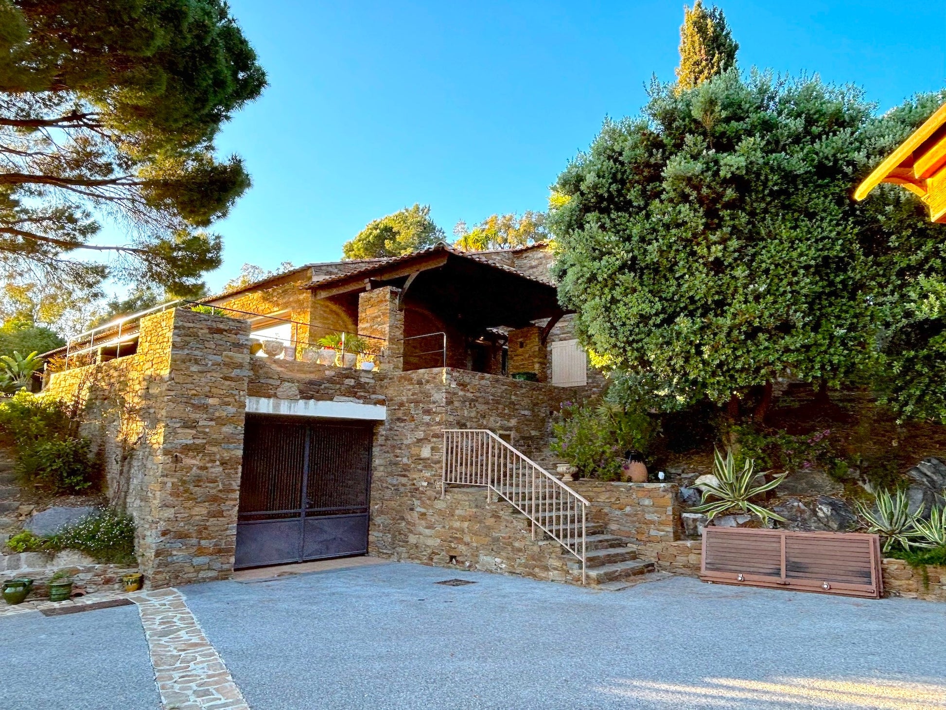 Bormes - les - Mimosas - Villa Bruyères - The French Concierge