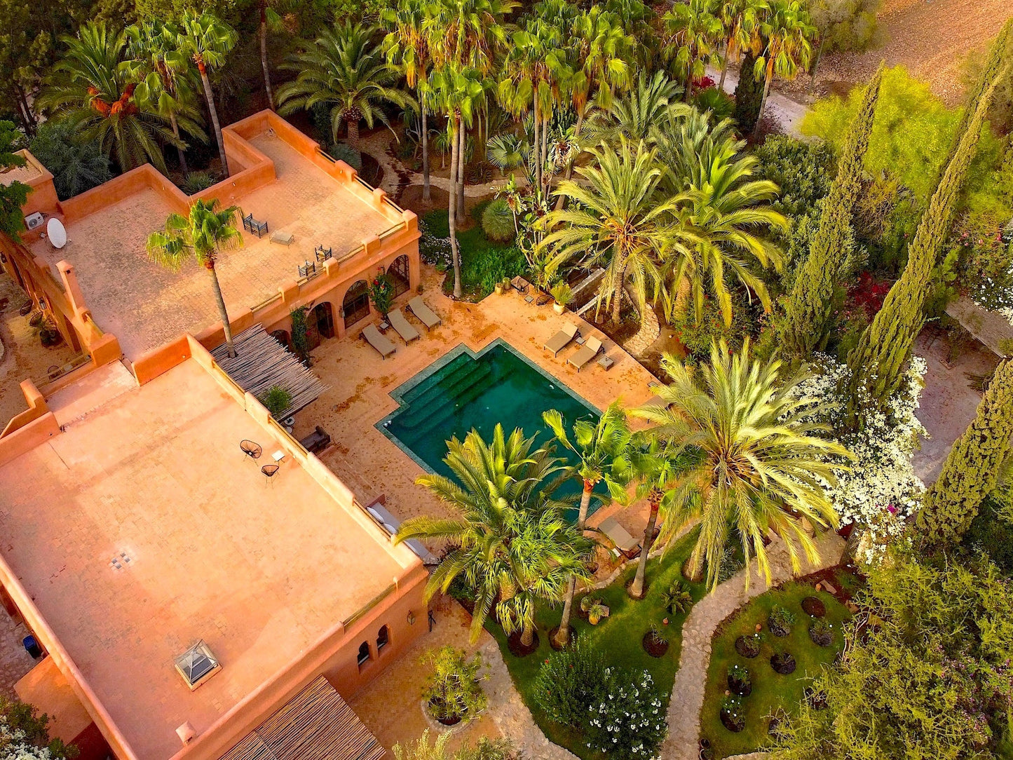 Palais Amon - The French Concierge