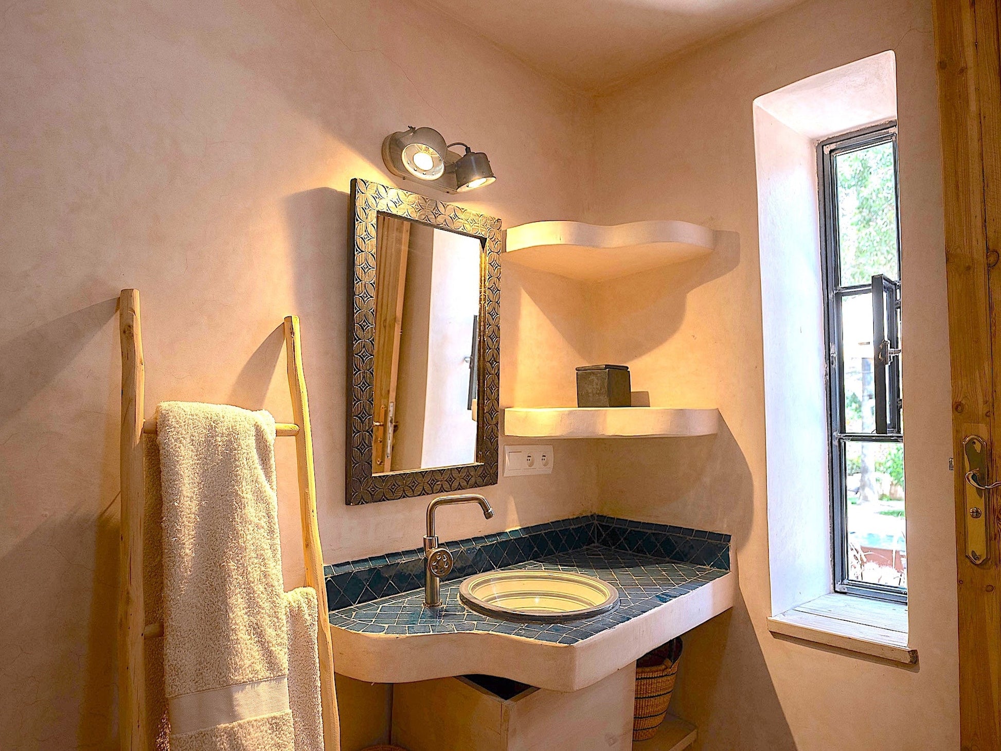 Palais Amon - The French Concierge
