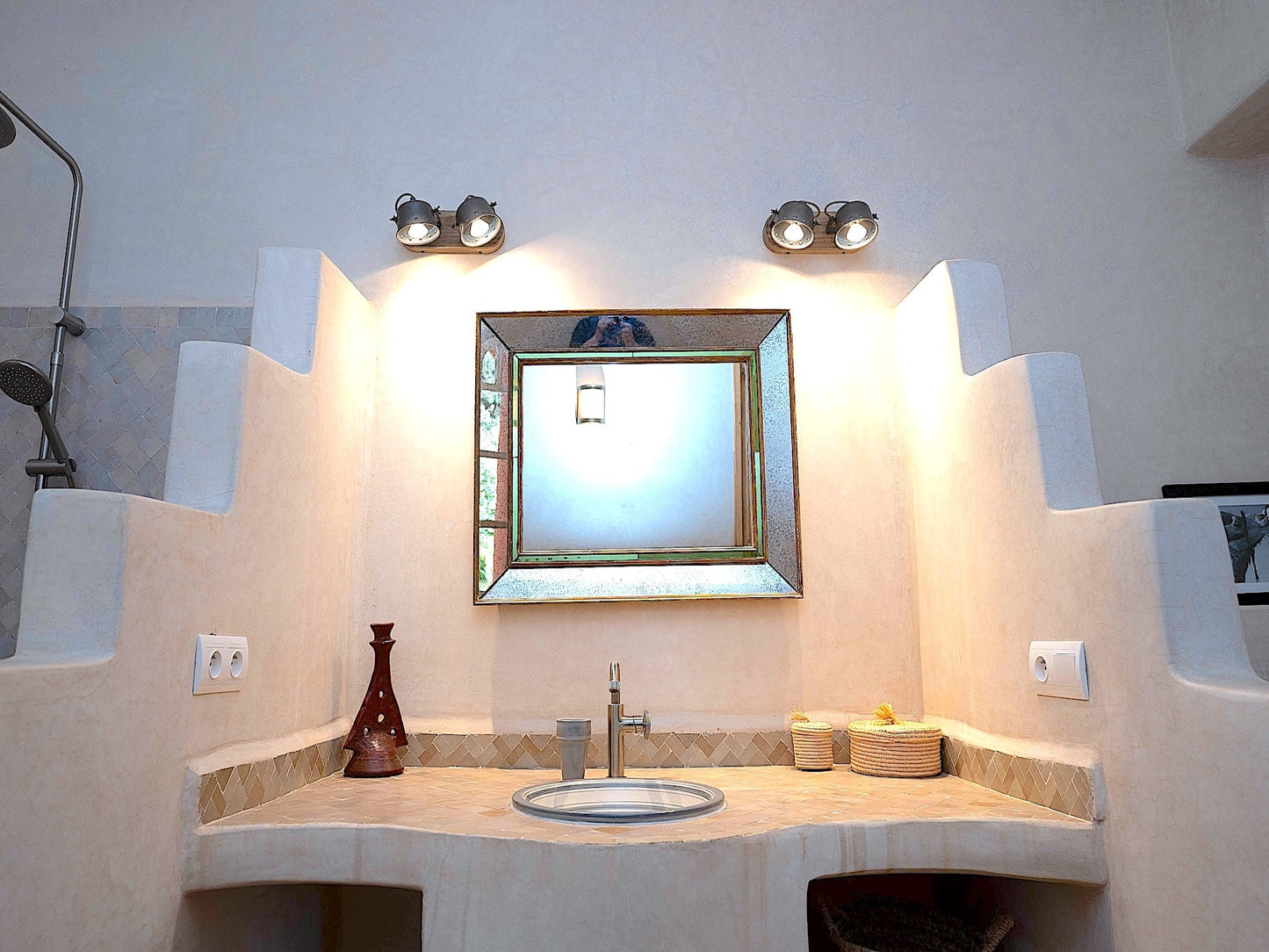 Palais Amon - The French Concierge