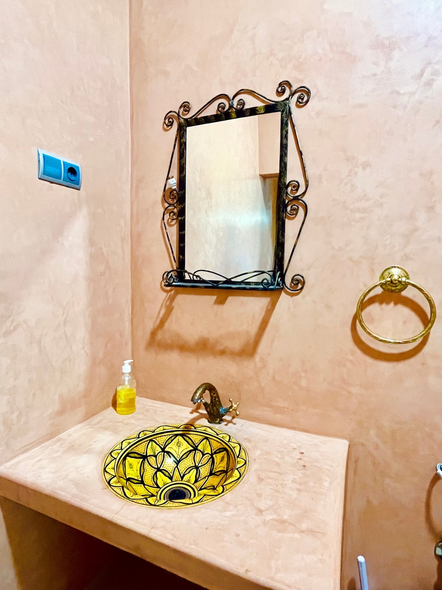 Palais Aya - The French Concierge