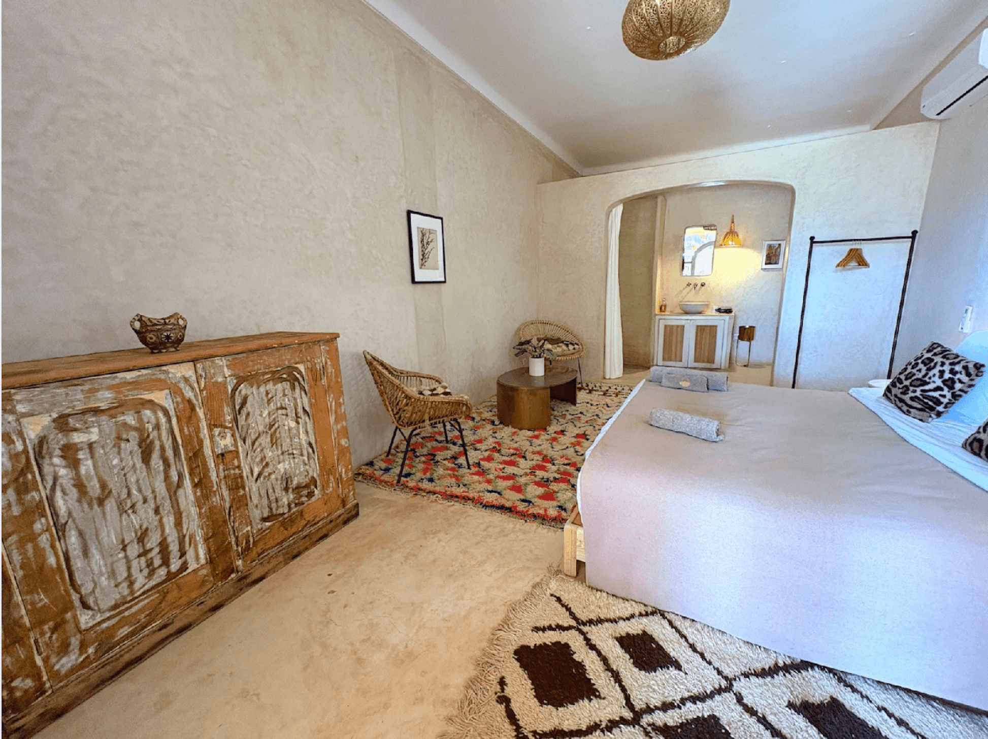 Palais Bohemia - The French Concierge