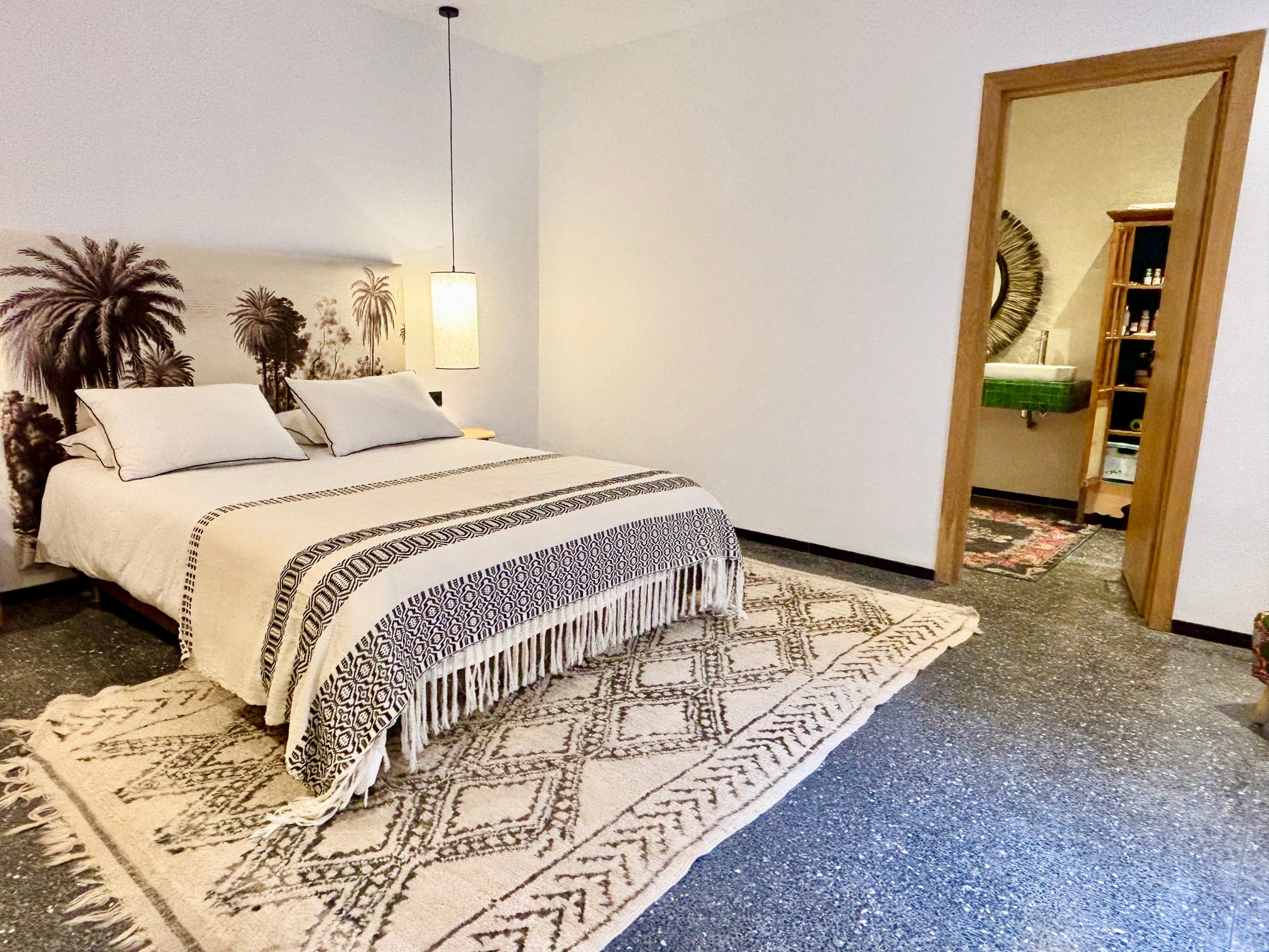 Palais Celeste - The French Concierge