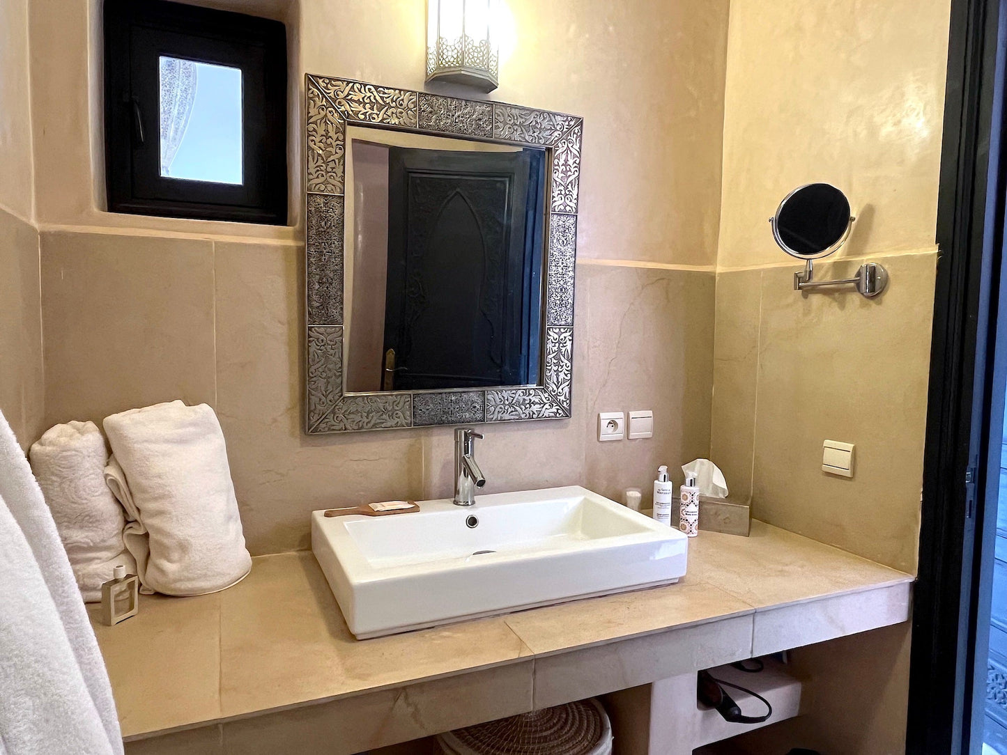 Palais Debora - The French Concierge