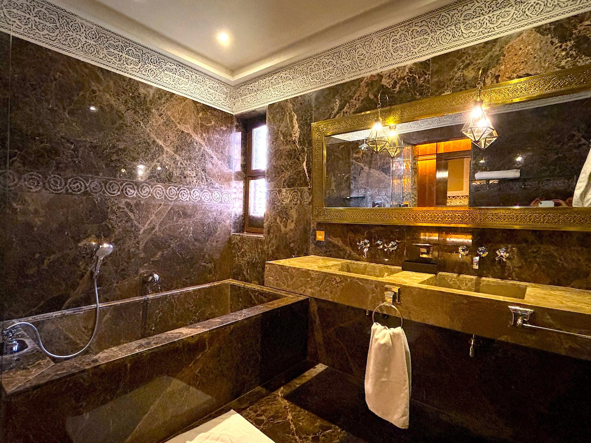 Palais Mars - The French Concierge