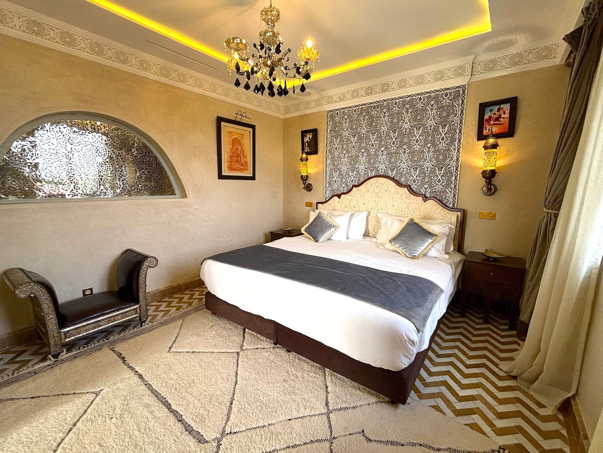 Palais Mars - The French Concierge