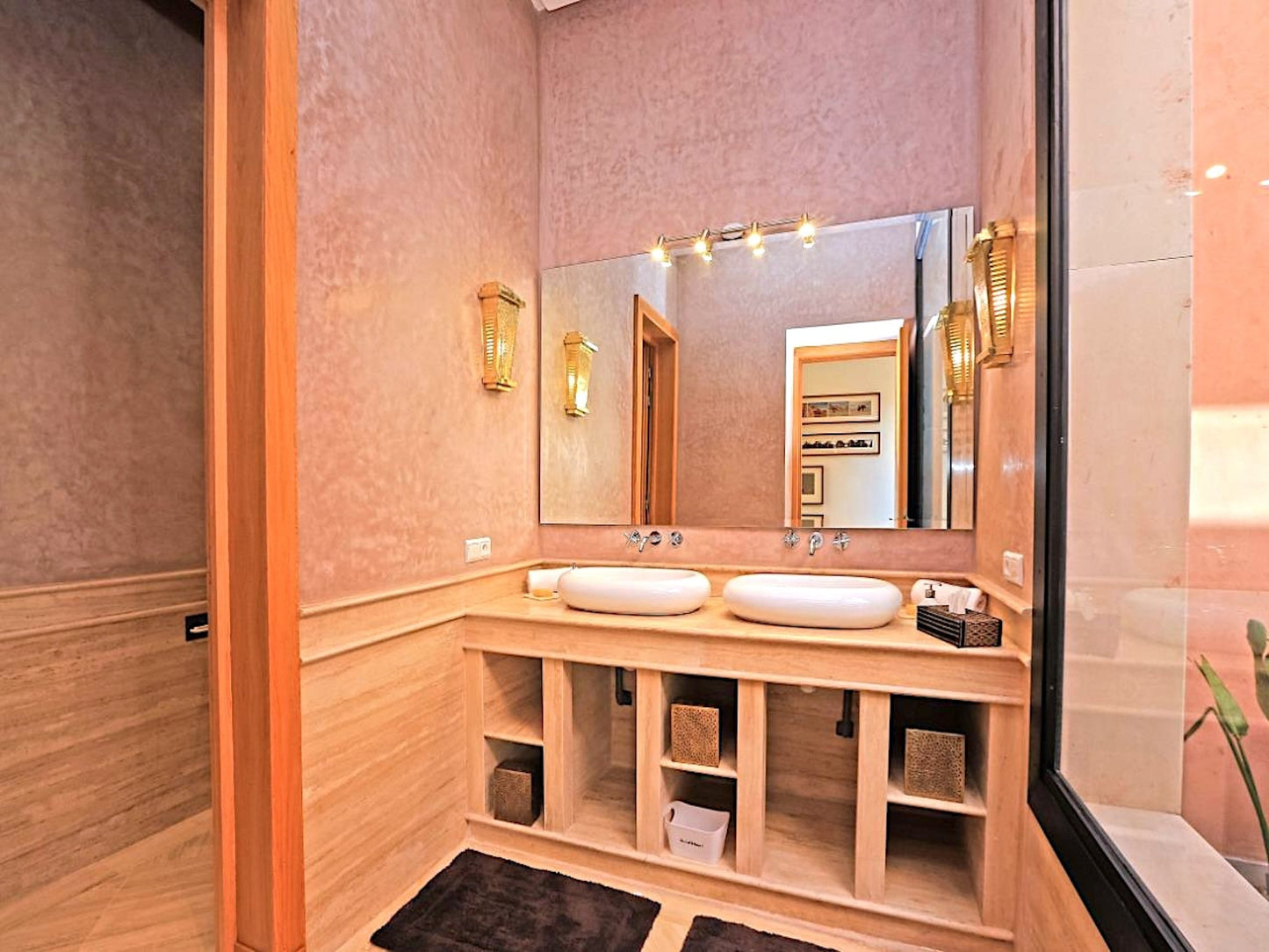 Palais Noor - The French Concierge