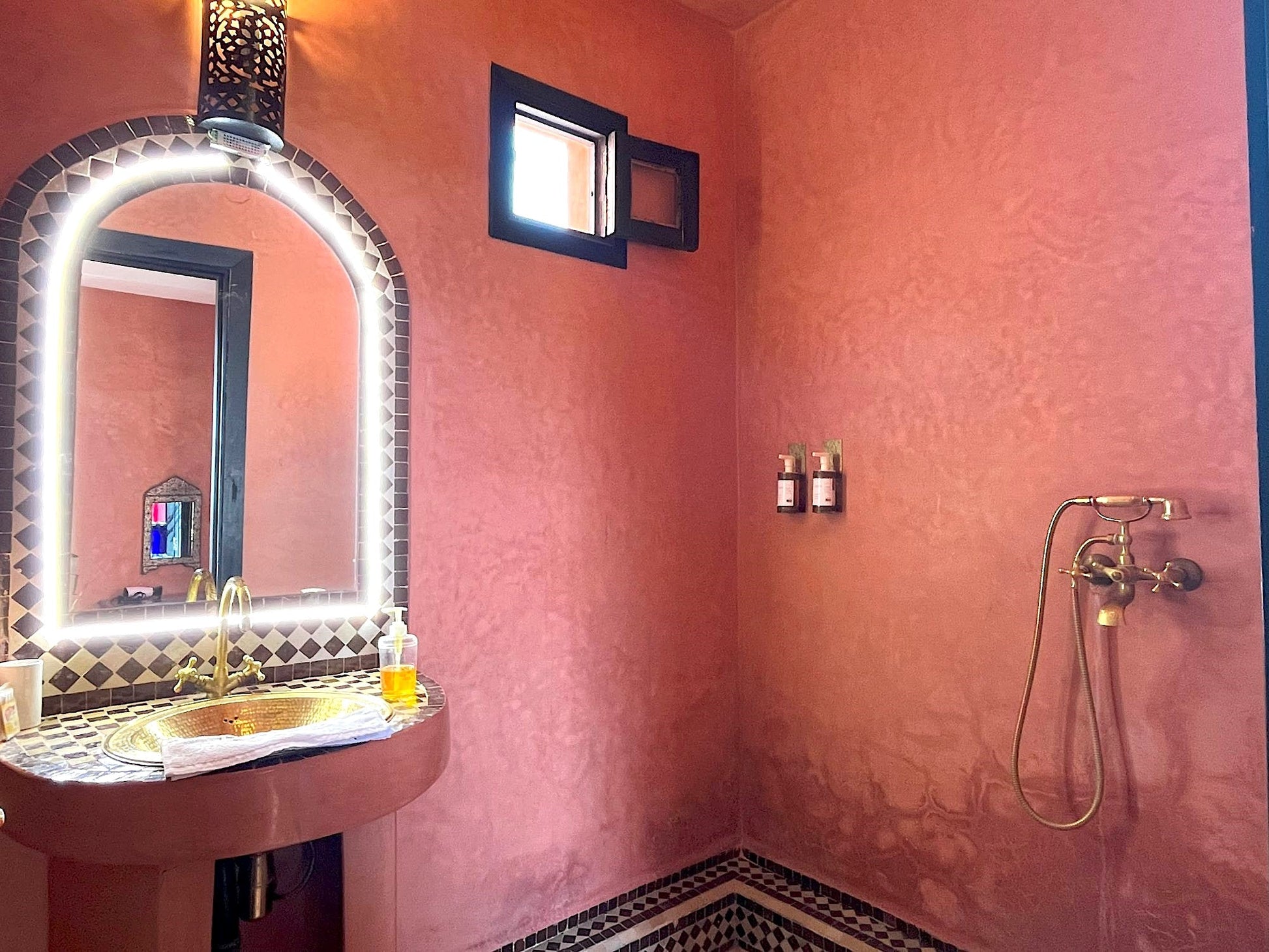 Palais Ona - The French Concierge