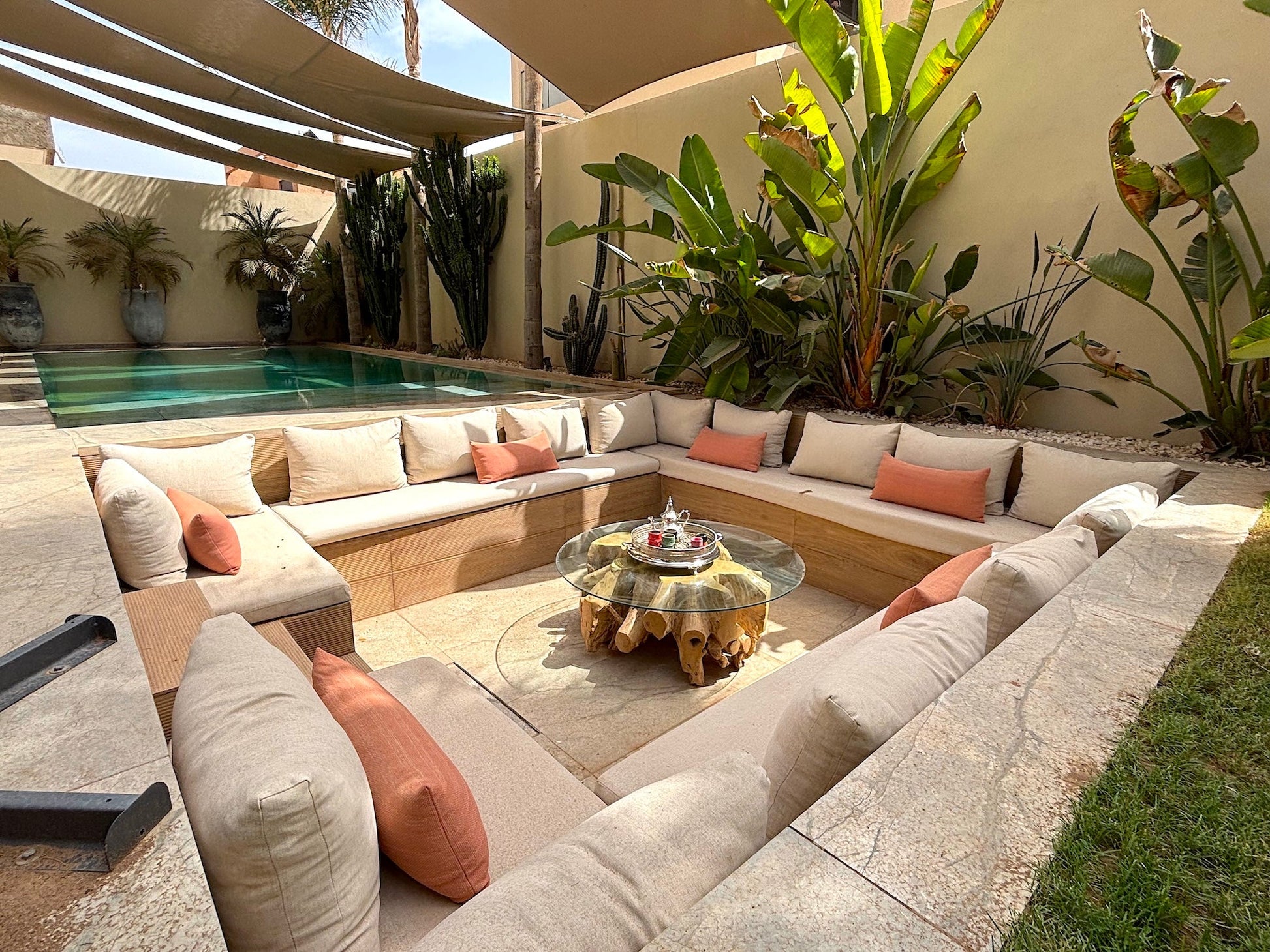 Palais Oyena - The French Concierge