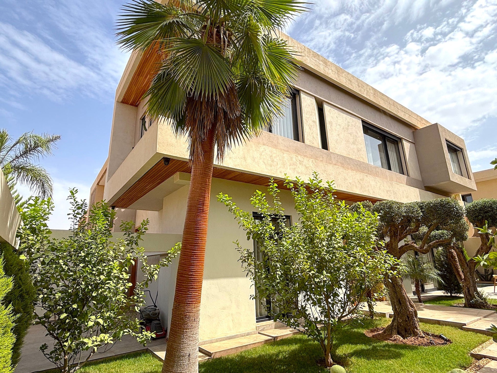 Palais Oyena - The French Concierge
