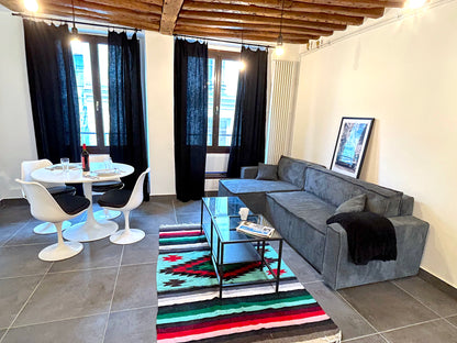 The Loft Gravilliers